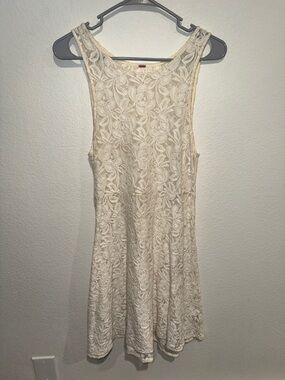 5 for $10 Small Free People Cream Lace Mini Shell Only see photos
